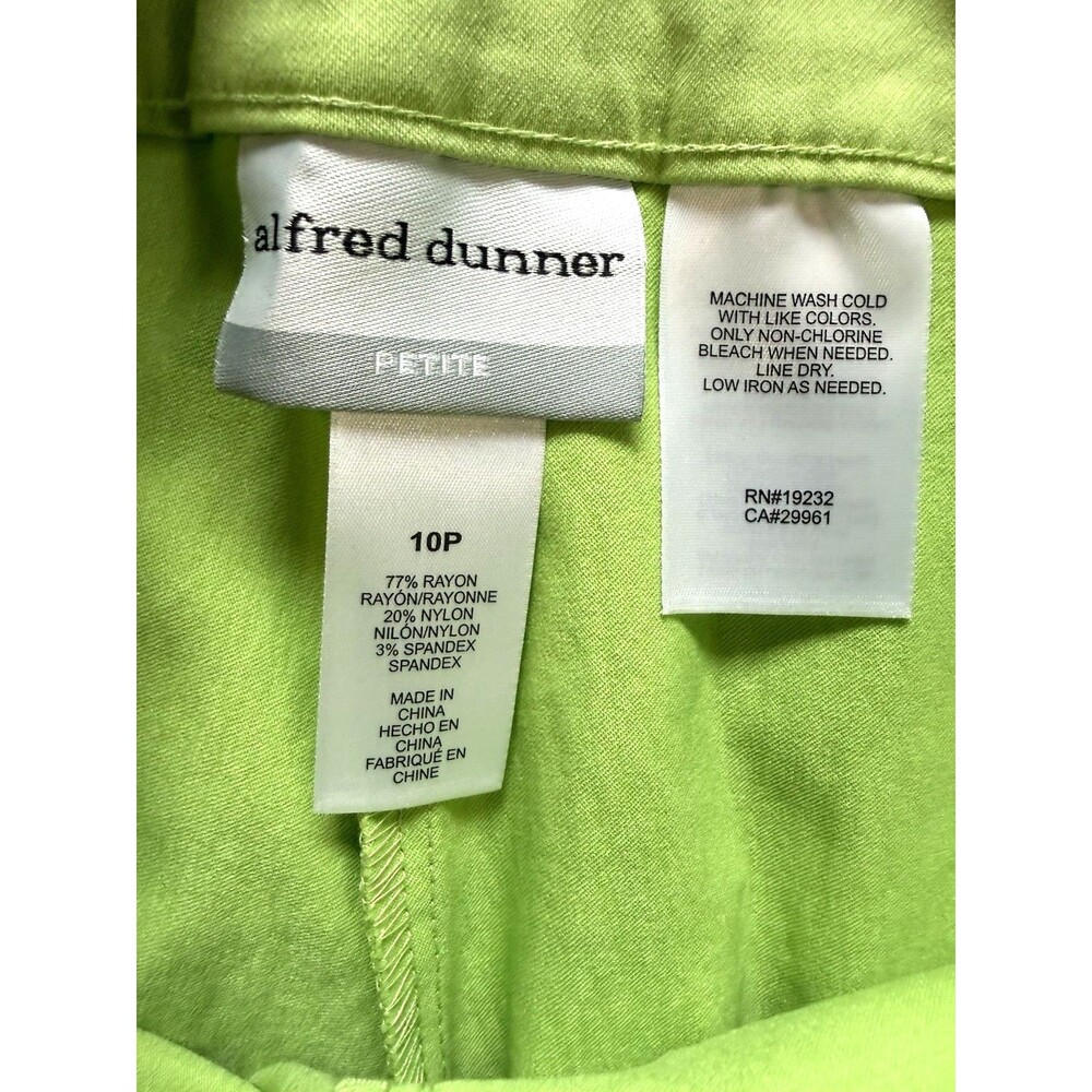 Alfred Dunner Womens Pull On Allure Capri Pants NWT SIZE 10P Short Lime Green - Picture 2 of 9